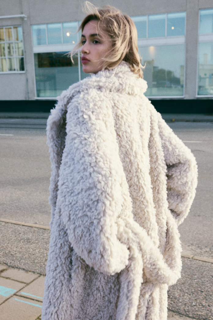 FLUFFY TIE-BELT COAT